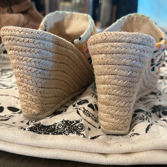 Toms Monica Mule Embroidered BOHO Espadrilles US 9.5 Striped Wedges Sandals - Picture 6 of 7